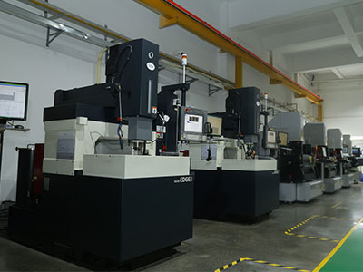 Injection mold processing equipment